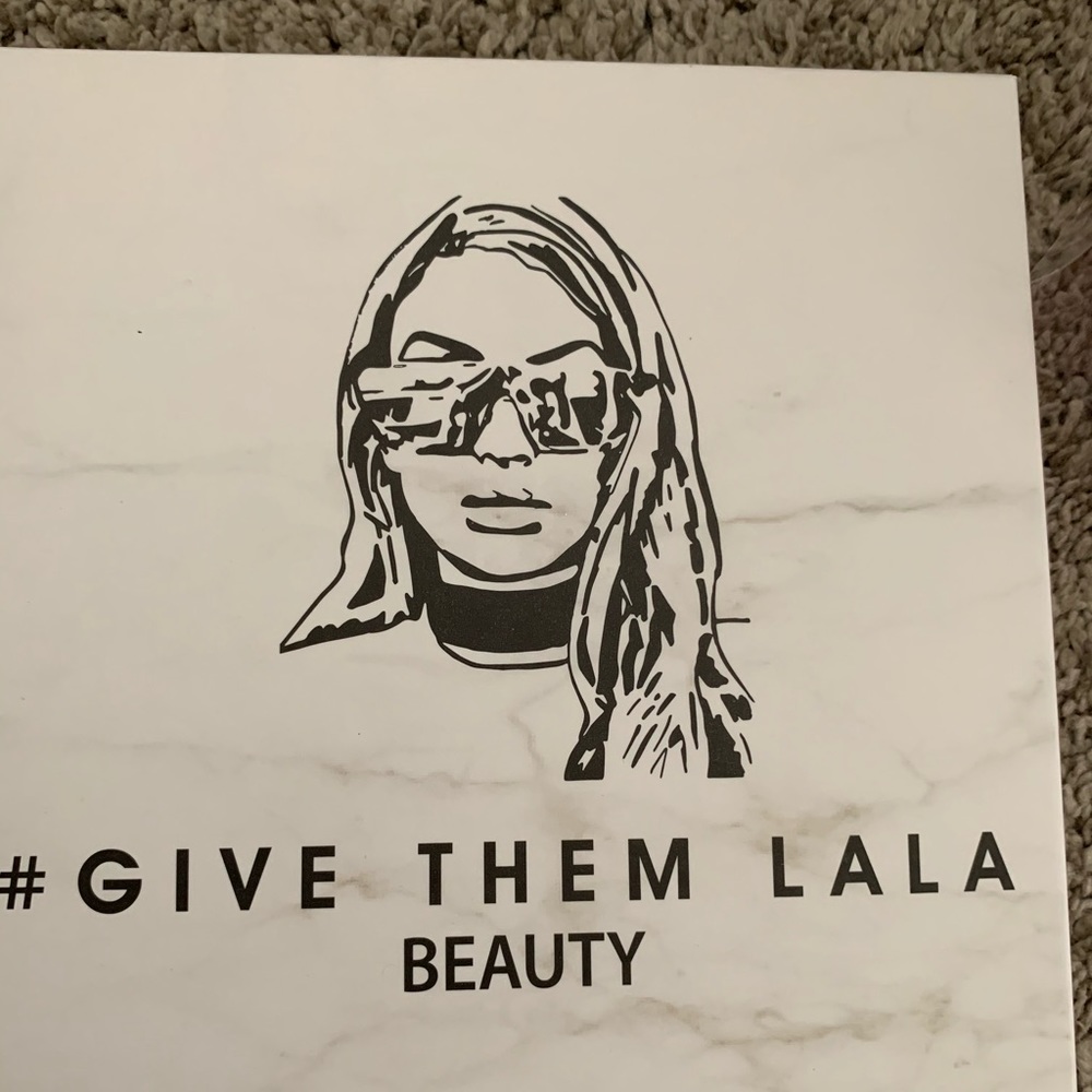 Give them LaLa pallete